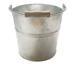 Waschbär Eimer für den Garten, Zink.