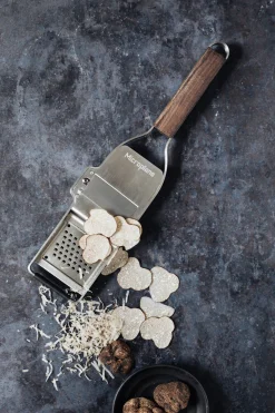 Waschbär Hobel und Reibe für Trüffel & Parmesan. Clearance