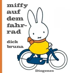 Waschbär Miffy auf dem Fahrrad. New