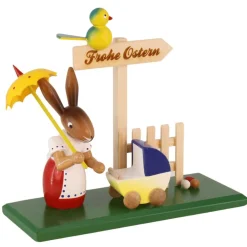 Waschbär Osterhäsin mit Kinderwagen. Clearance
